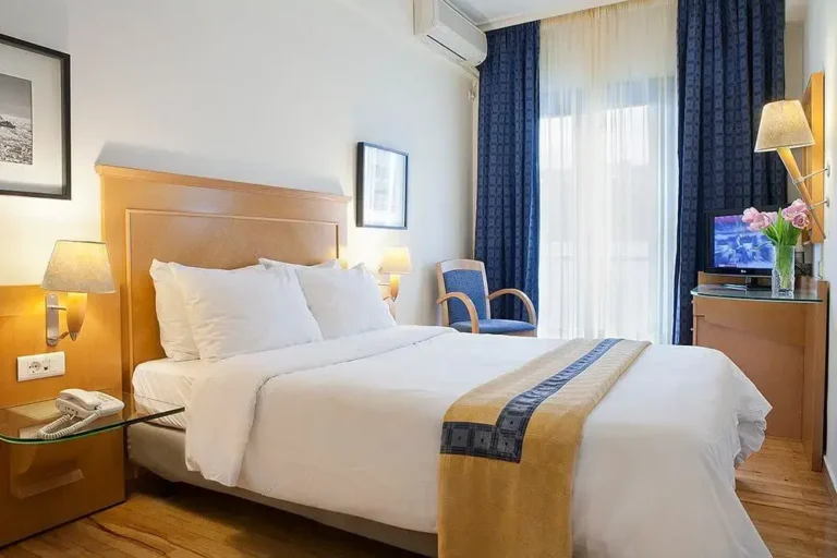 Plaka Hotel